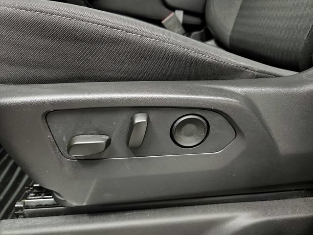 Used 2025 Chevrolet Silverado 1500 LT AWD/4WD image 33