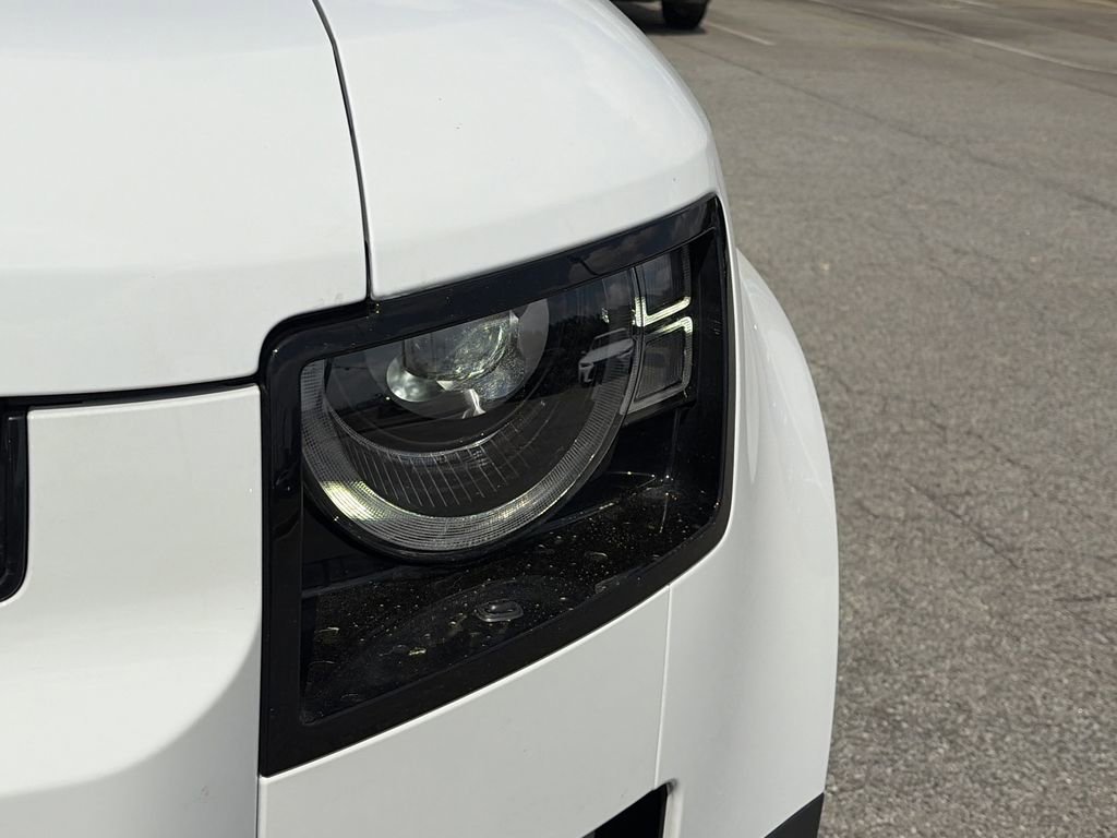 Used 2025 Land Rover Defender 110 S image 29