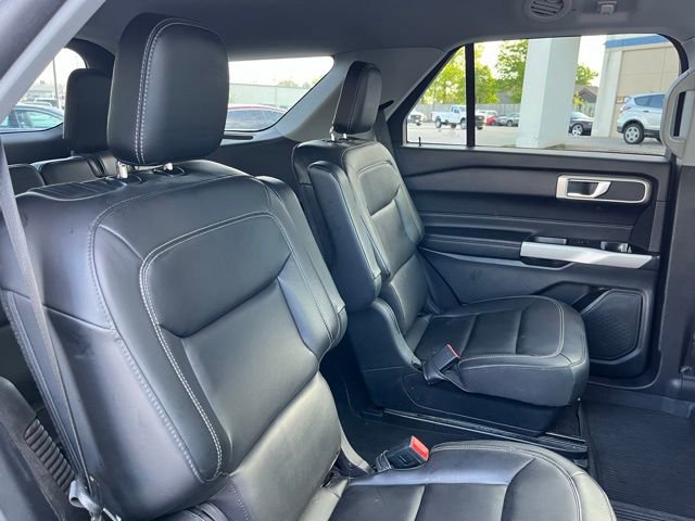 Used 2022 Ford Explorer XLT w/ Equipment Group 202A AWD/4WD image 24