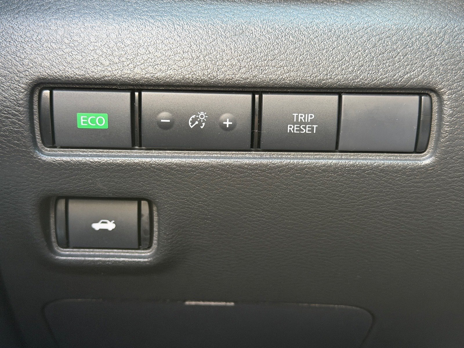 Certified 2024 Nissan Sentra SR FWD image 31