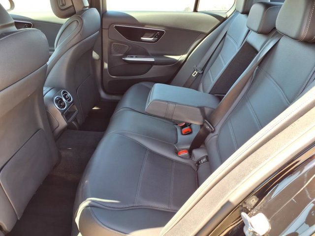 Used 2025 Mercedes-Benz C 300 4MATIC Sedan image 17