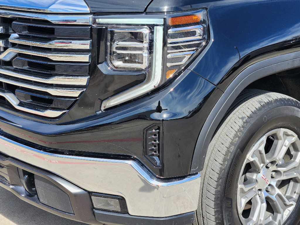 Used 2025 GMC Sierra 1500 SLT image 8