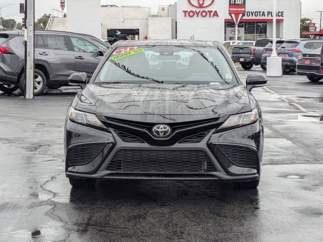 Used 2024 Toyota Camry SE image 2