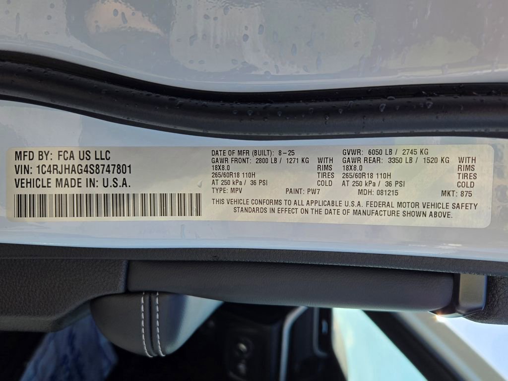 Used 2025 Jeep Grand Cherokee Altitude image 33