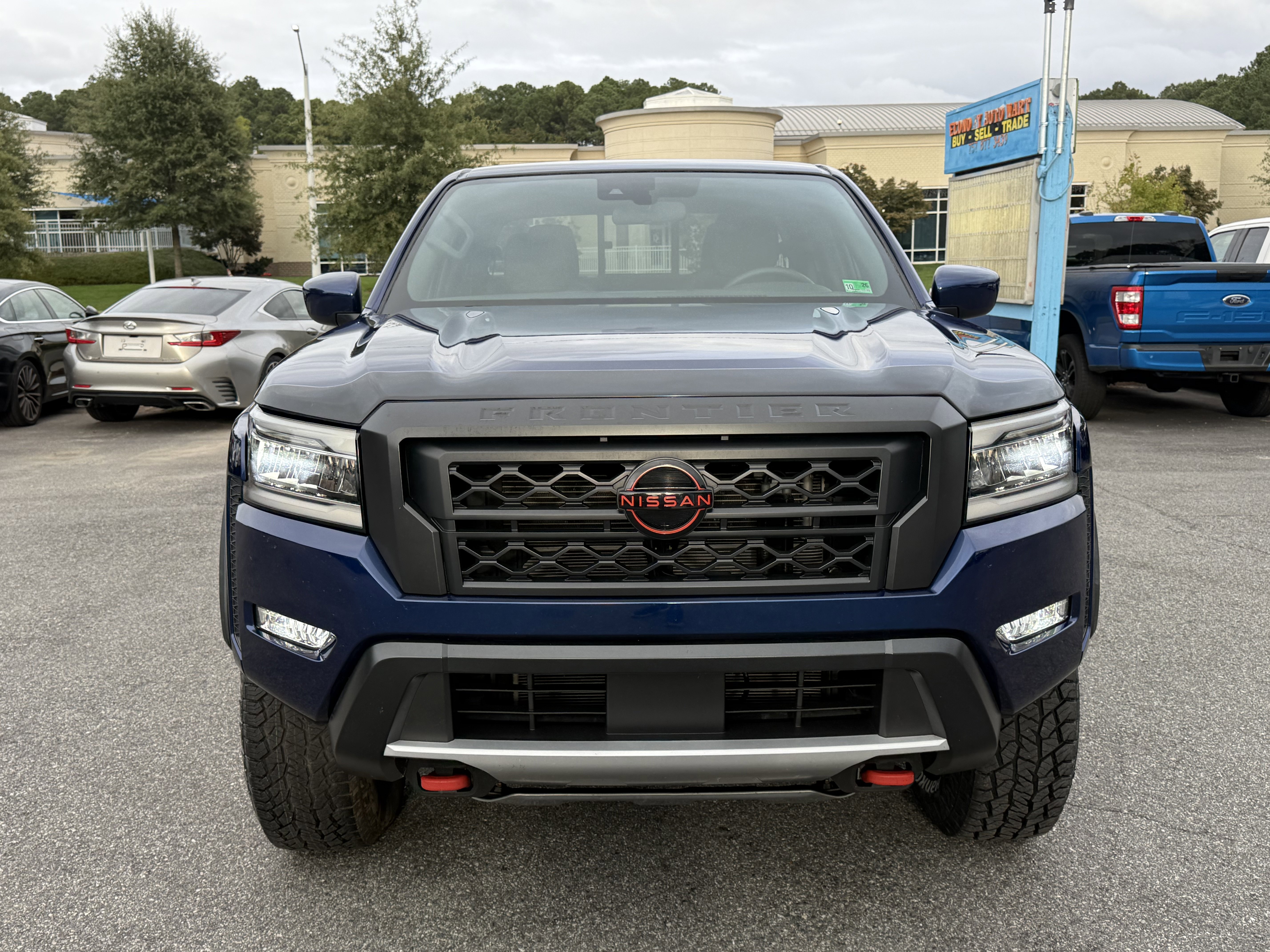 Used 2022 Nissan Frontier PRO-4X w/ Off-Road Protection Package image 5