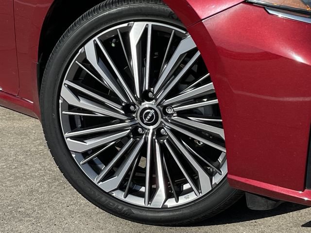Used 2024 Nissan Altima 2.5 SL FWD image 9
