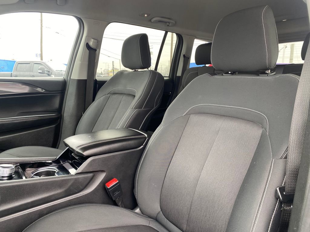 Used 2023 Jeep Grand Cherokee Laredo image 10