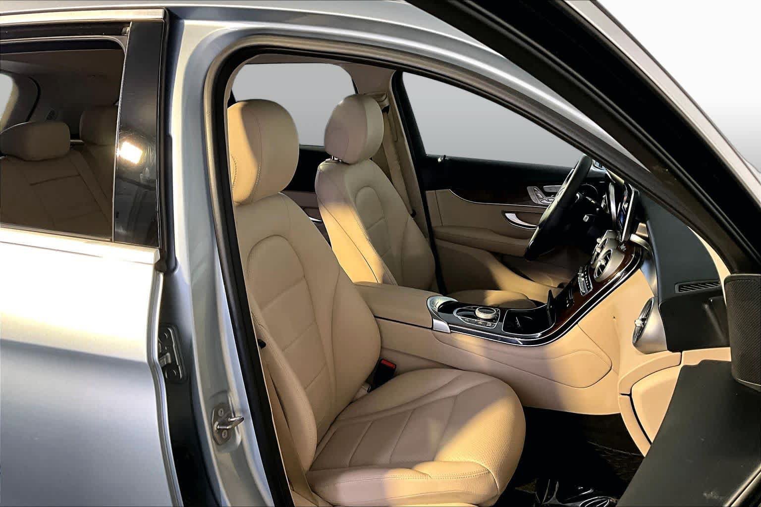 Used 2018 Mercedes-Benz GLC 300 4MATIC image 8