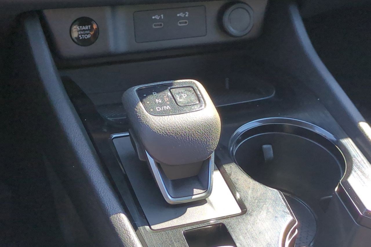 Certified 2024 Nissan Rogue SV FWD image 26