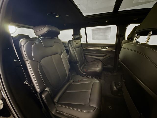 New 2025 Jeep Grand Cherokee L Limited image 29