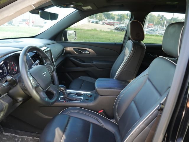 Used 2024 Chevrolet Traverse Premier w/ Redline Edition AWD/4WD image 3