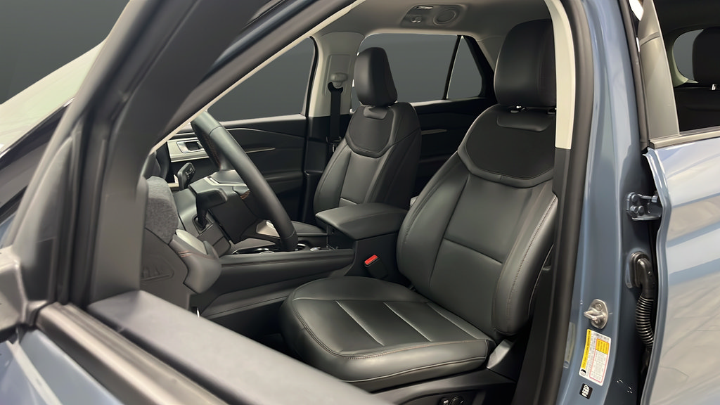Certified 2026 Ford Explorer Active w/ Active Comfort Package AWD/4WD image 9