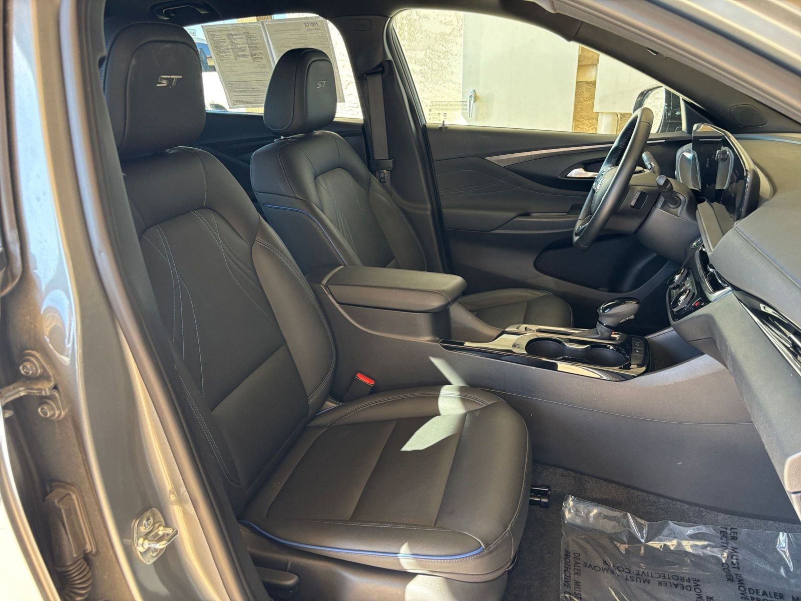 Used 2025 Buick Envista Sport Touring image 34