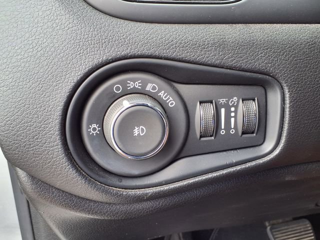 Used 2019 Jeep Renegade Altitude w/ Quick Order Package 2XM image 25