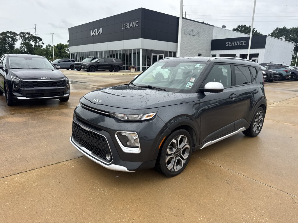 Used 2022 Kia Soul X-Line FWD image 2