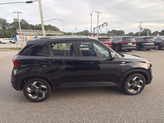 Used 2026 Hyundai Venue SEL FWD image 9