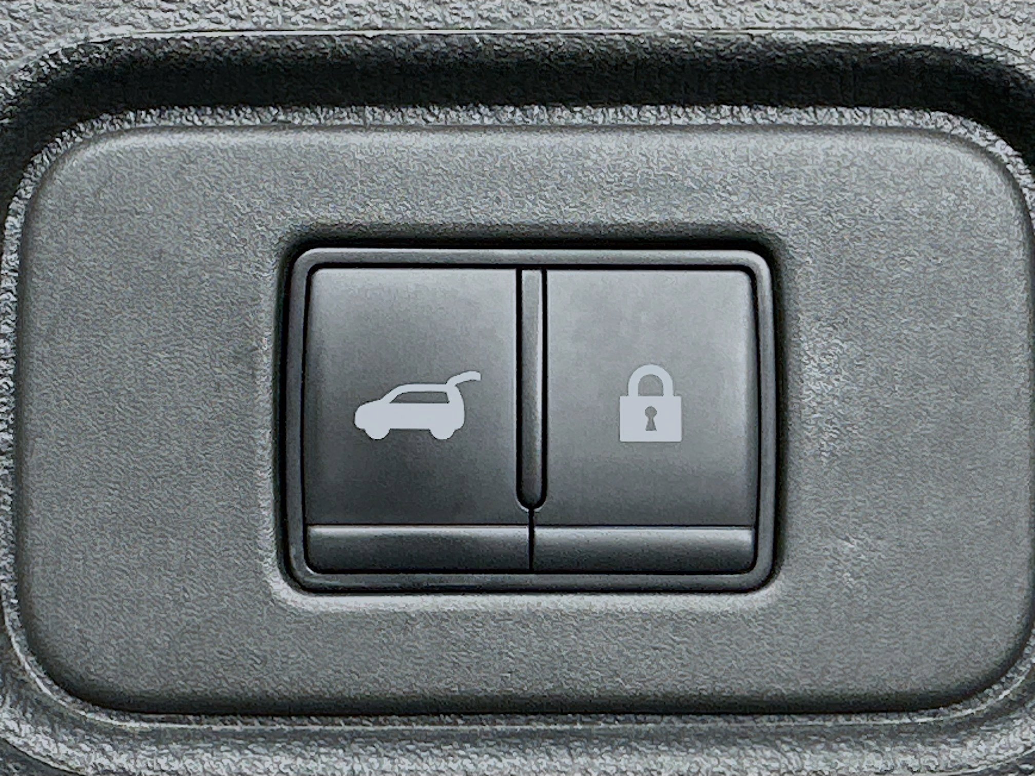 Used 2025 Nissan Pathfinder SV image 30