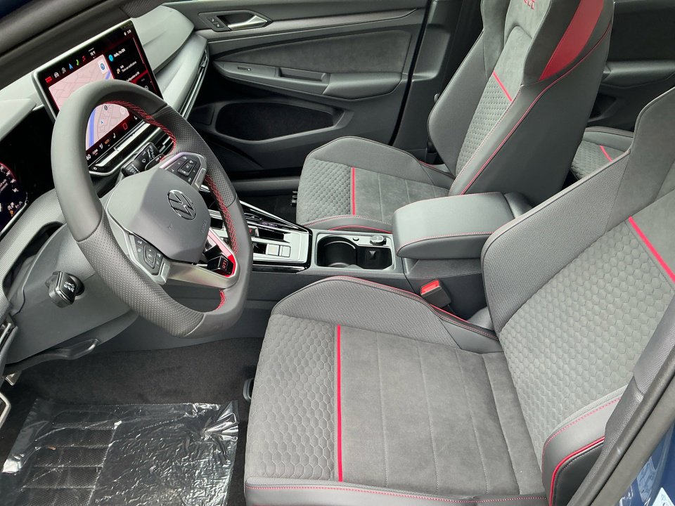 New 2025 Volkswagen GTI SE image 9