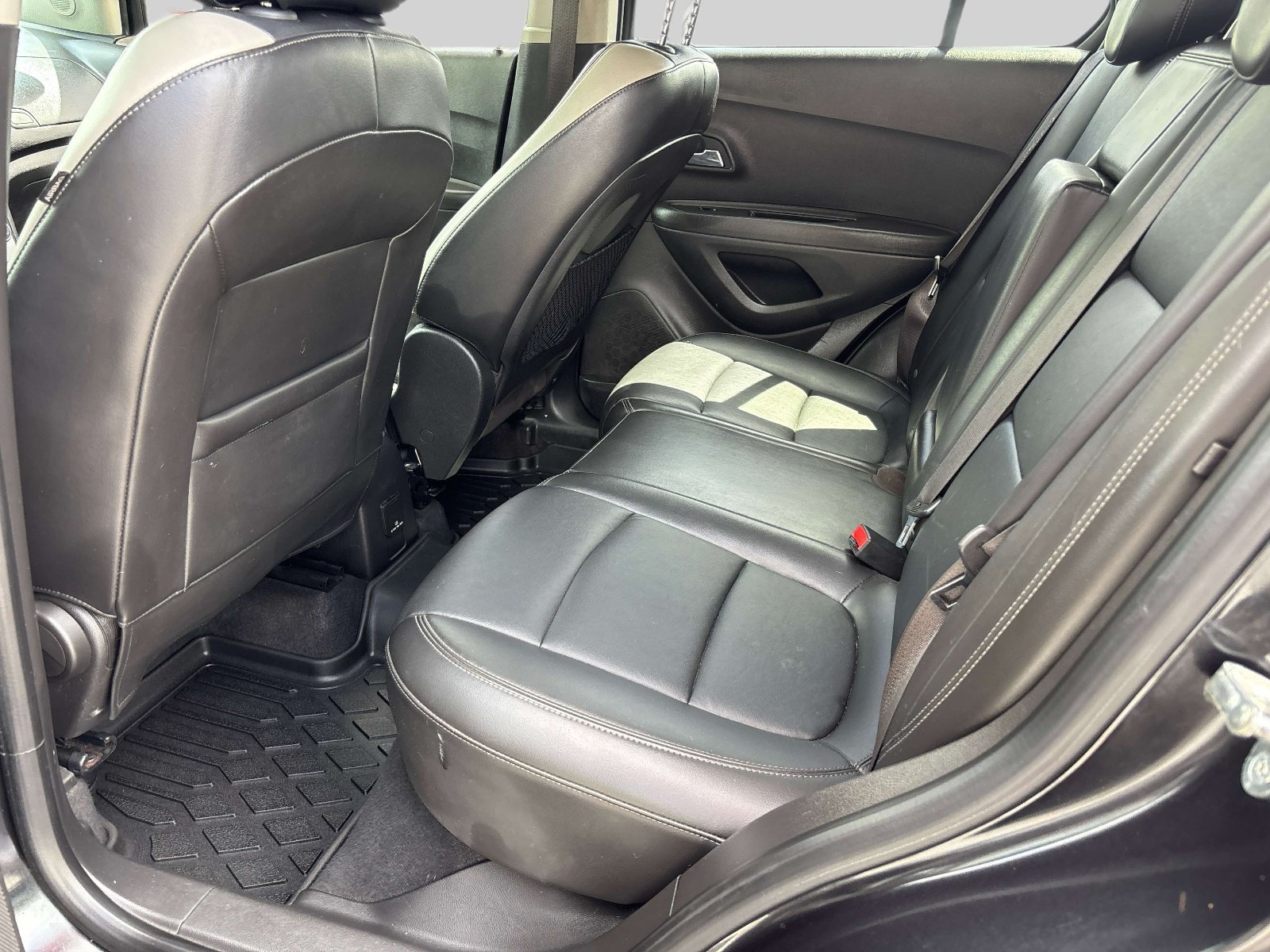 Used 2016 Chevrolet Trax LTZ w/ Midnight Edition AWD/4WD image 8