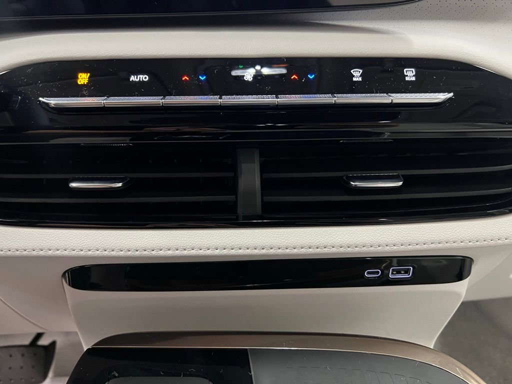 New 2026 Buick Enclave Avenir w/ Super Cruise Package image 25