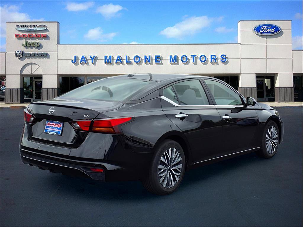 Used 2023 Nissan Altima 2.5 SV image 2