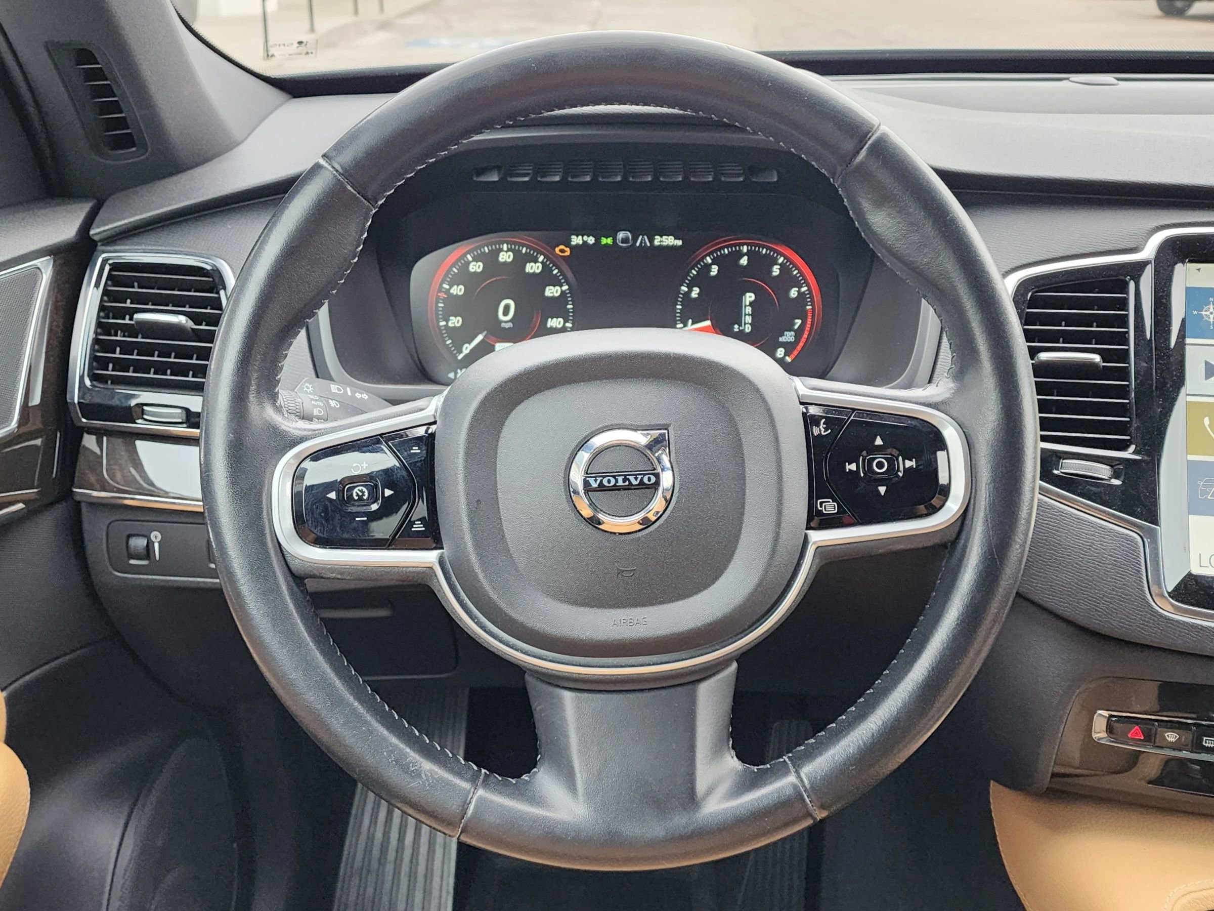 Used 2018 Volvo XC90 T6 Momentum w/ Convenience Package image 21