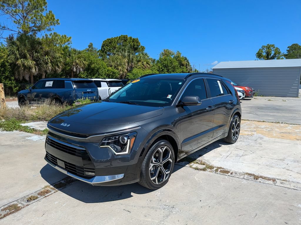 Certified 2025 Kia Niro EX Touring FWD image 4
