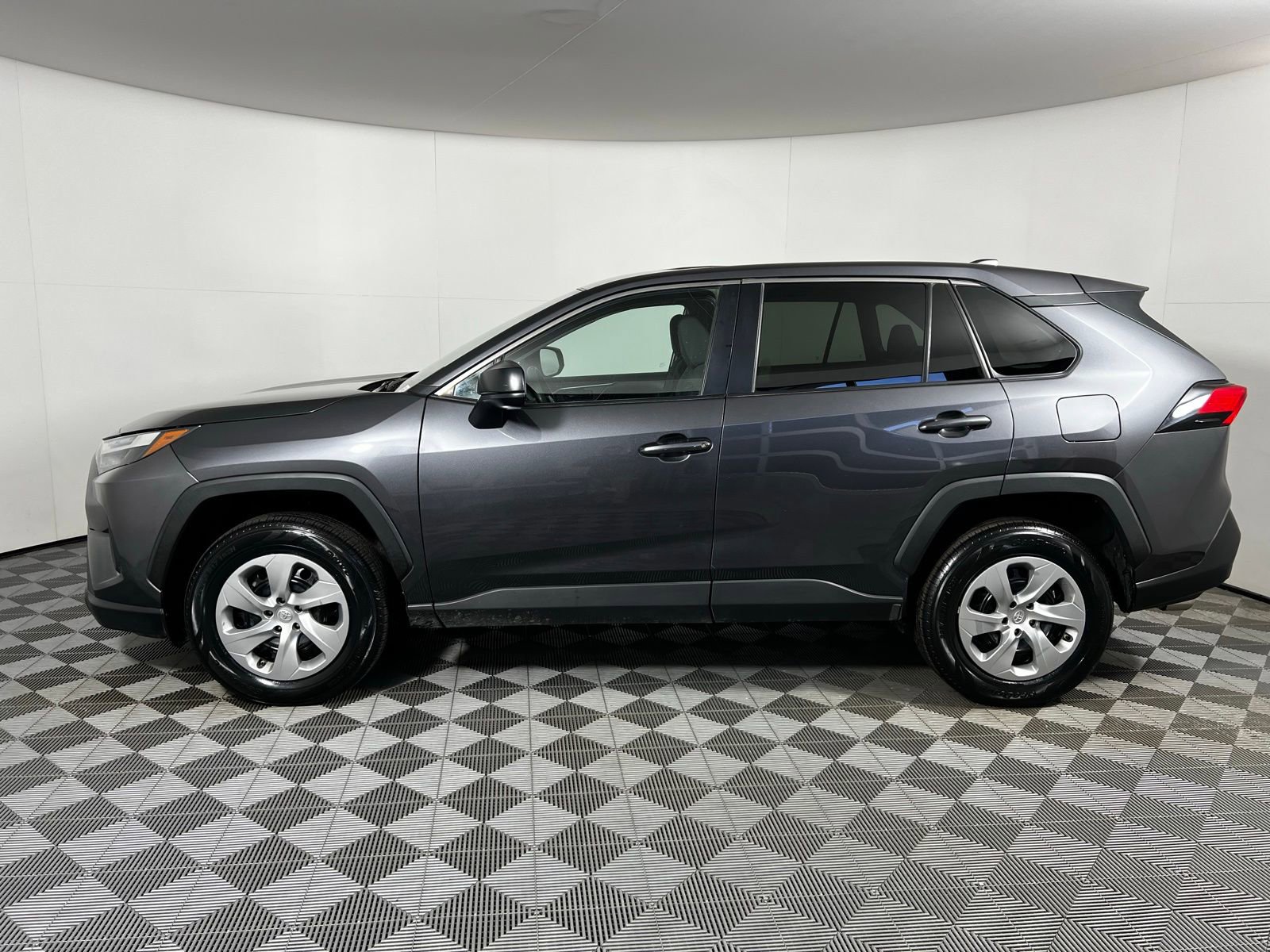 Used 2023 Toyota RAV4 LE image 8