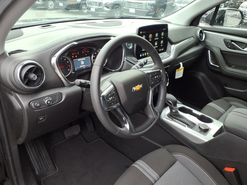 New 2025 Chevrolet Blazer LT w/ Midnight/Sport Edition image 11