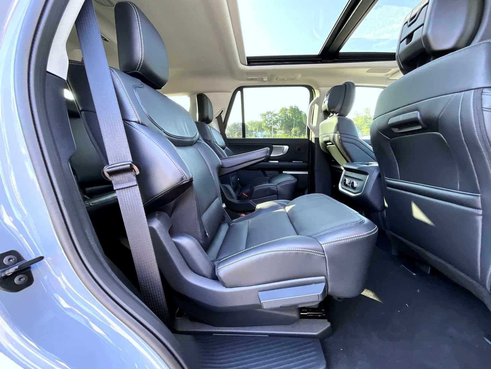 New 2027 Ford Expedition Platinum w/ Driver's Package AWD/4WD image 22