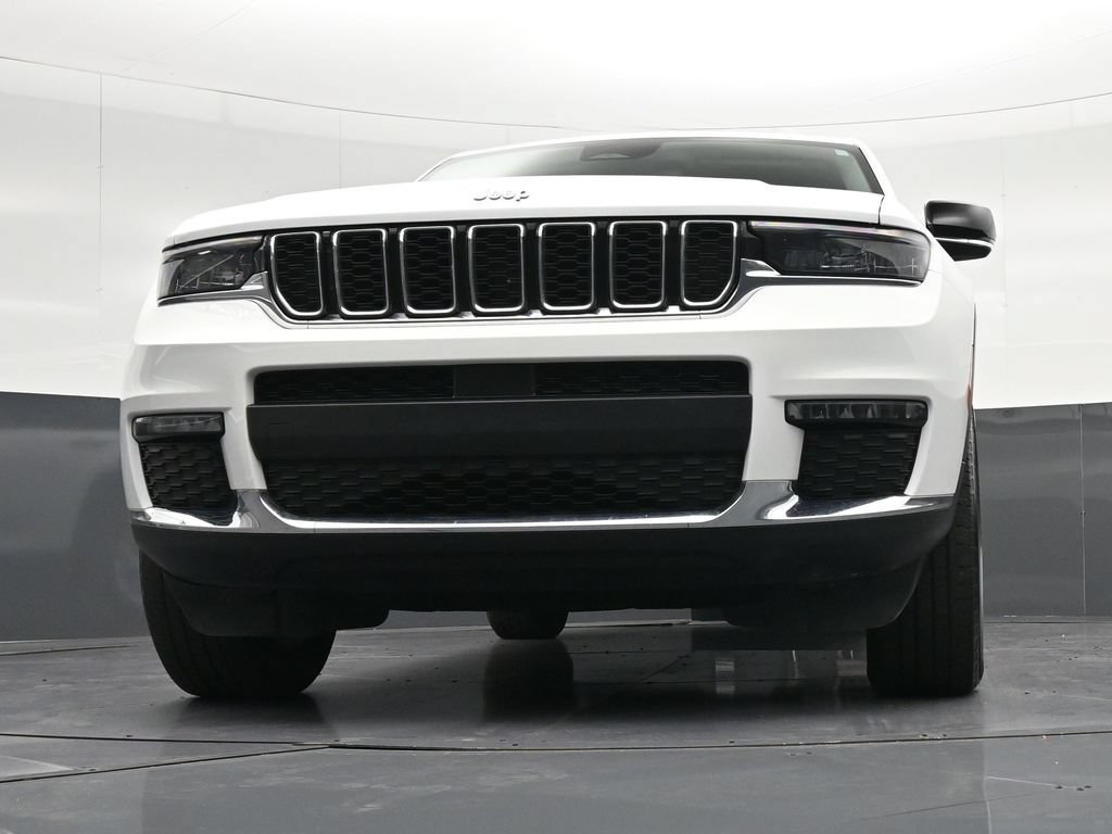 Used 2023 Jeep Grand Cherokee L Limited AWD/4WD image 27