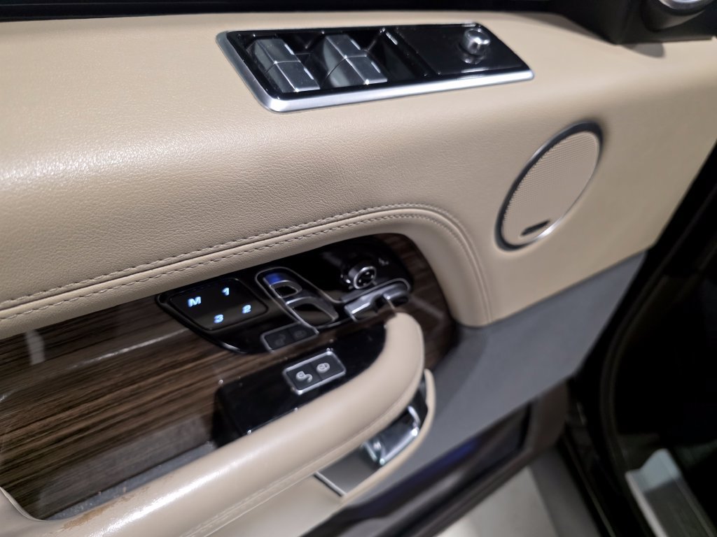 Used 2019 Land Rover Range Rover HSE AWD/4WD image 20