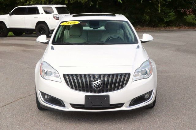 Used 2016 Buick Regal FWD image 2