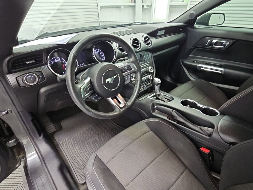 Used 2017 Ford Mustang Coupe RWD image 13