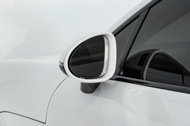 Used 2016 Porsche Macan Turbo w/ Premium Package Plus image 40