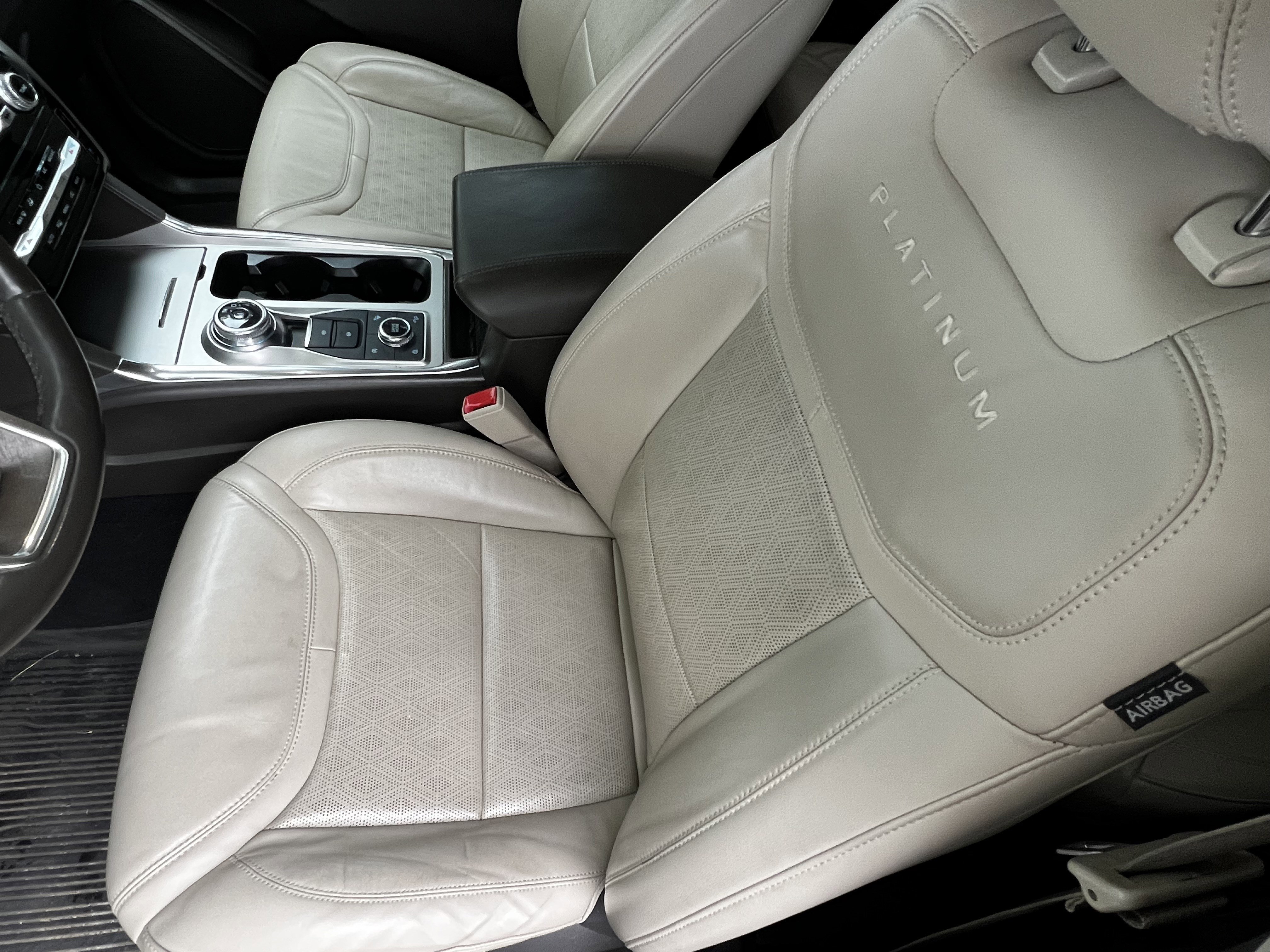 Used 2021 Ford Explorer Platinum w/ Equipment Group 601A AWD/4WD image 16