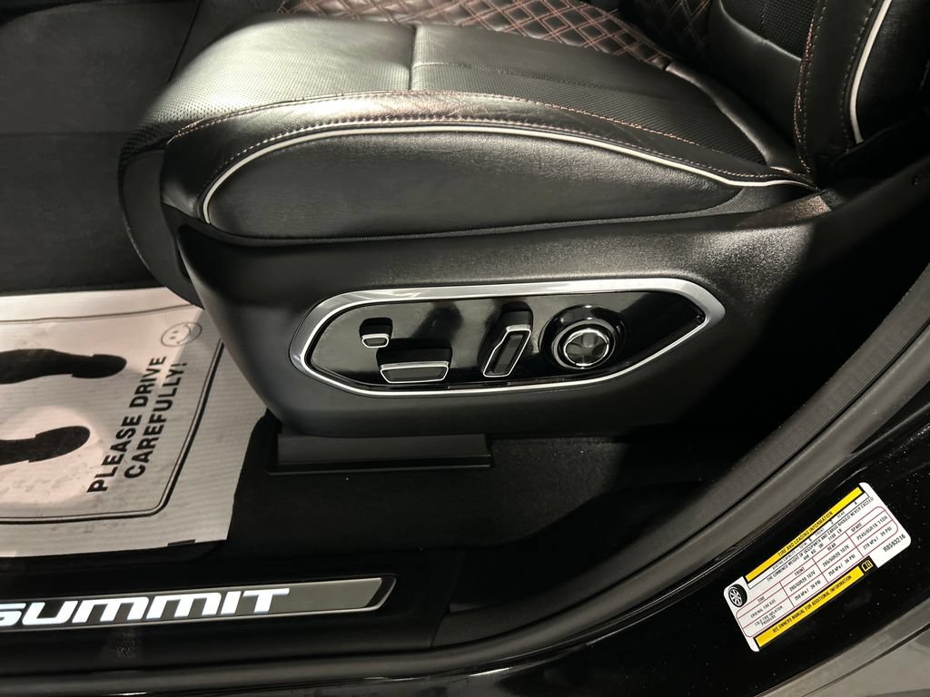 Used 2024 Jeep Grand Cherokee L Summit w/ Advanced Protech Group IV AWD/4WD image 13