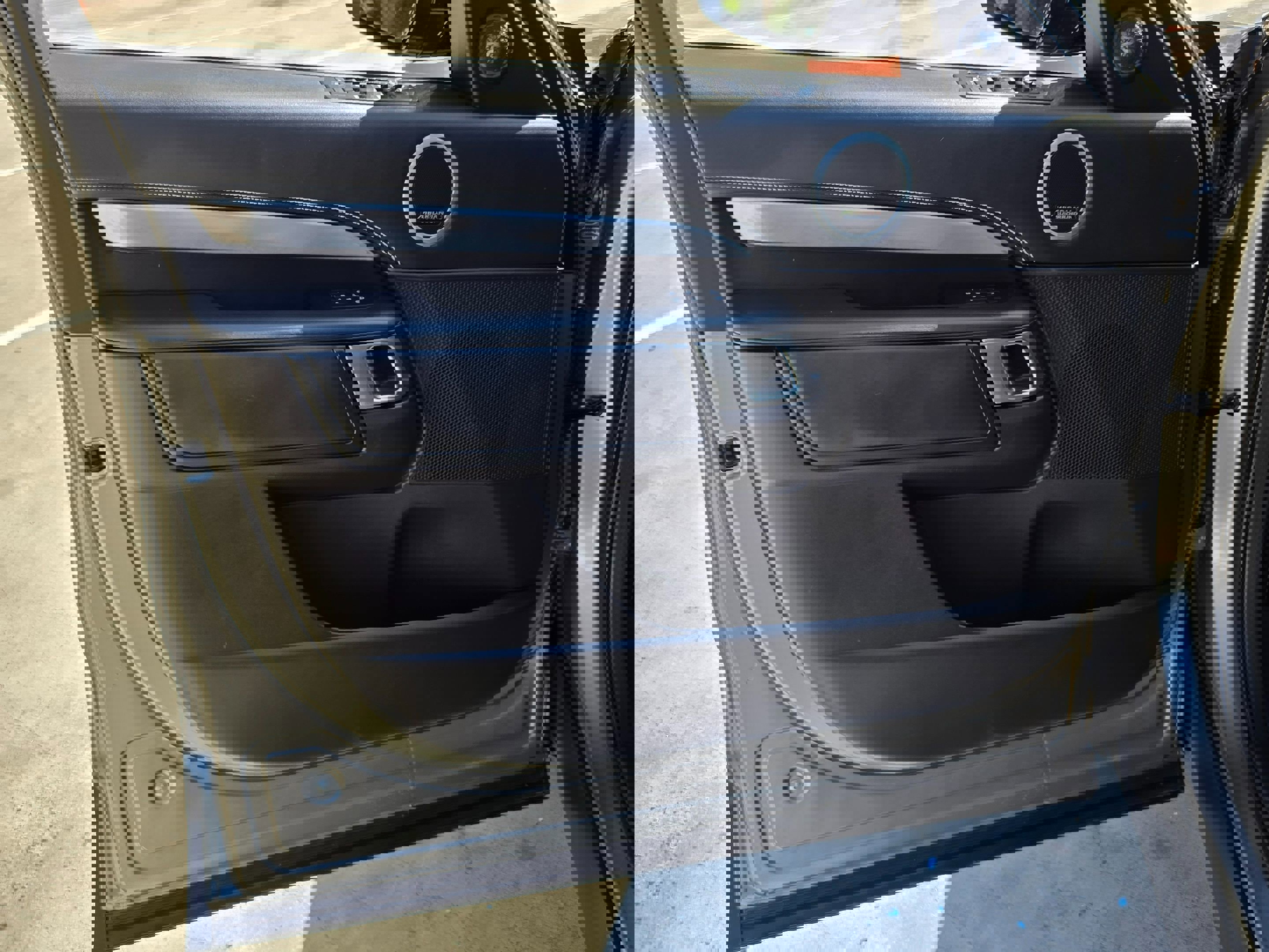 Used 2017 Land Rover Discovery First Edition image 21