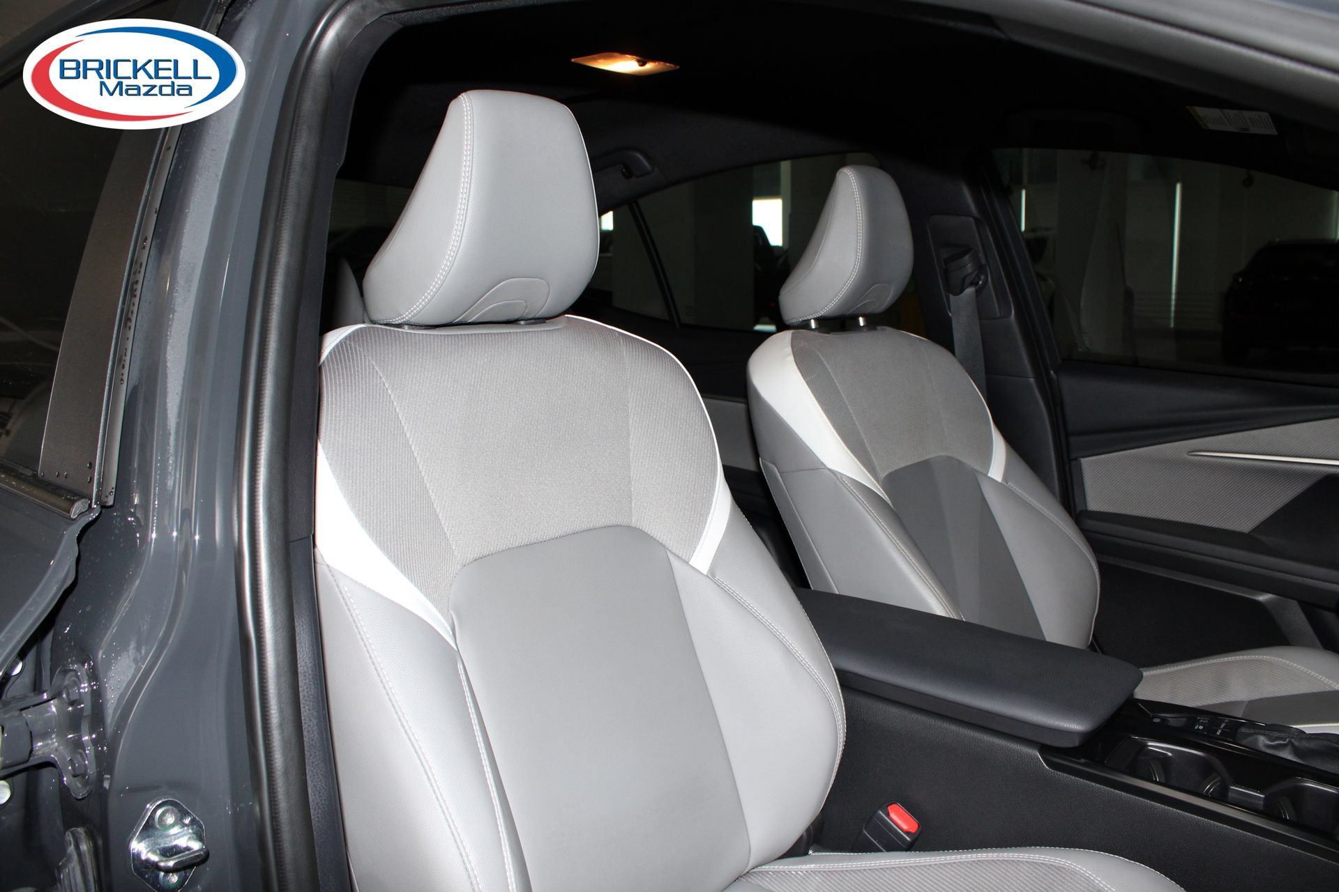 Used 2025 Toyota Camry SE FWD image 15