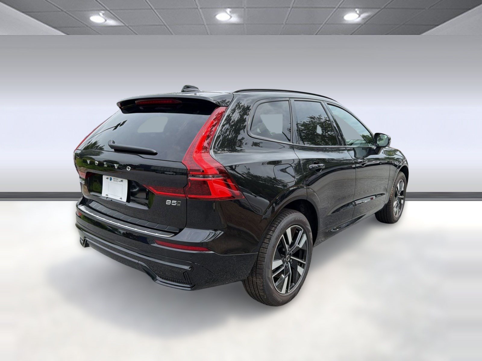 New 2026 Volvo XC60 B5 Plus w/ Protection Package AWD/4WD image 9
