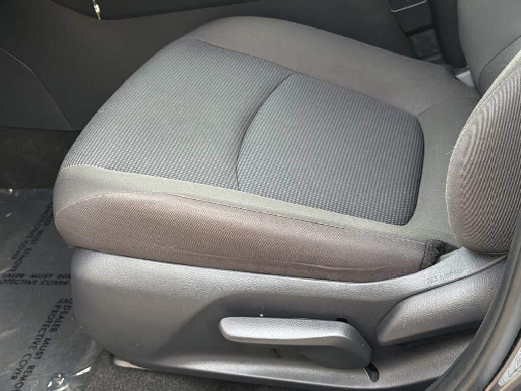 Used 2025 Toyota RAV4 LE AWD/4WD image 19