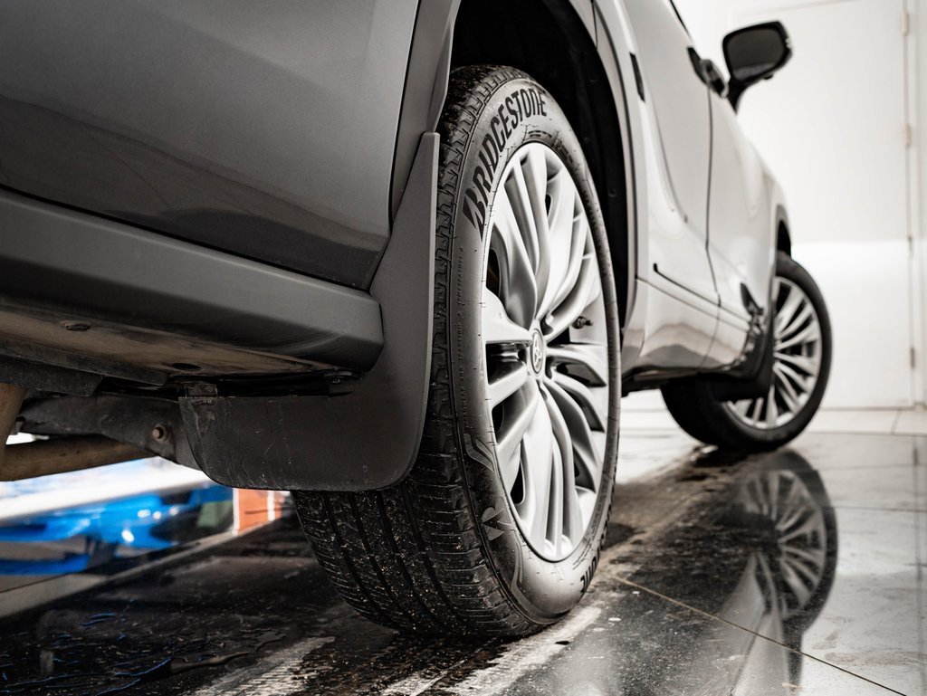 Used 2023 Toyota Highlander Platinum image 54