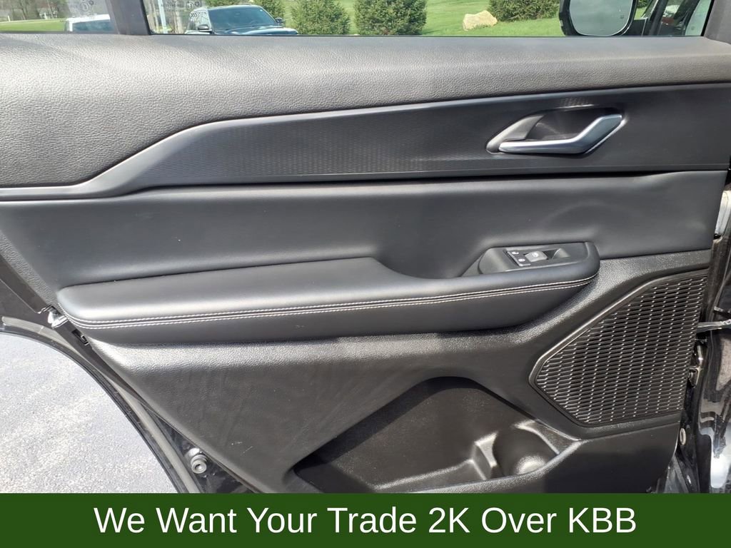 Used 2024 Jeep Grand Cherokee L Altitude image 17