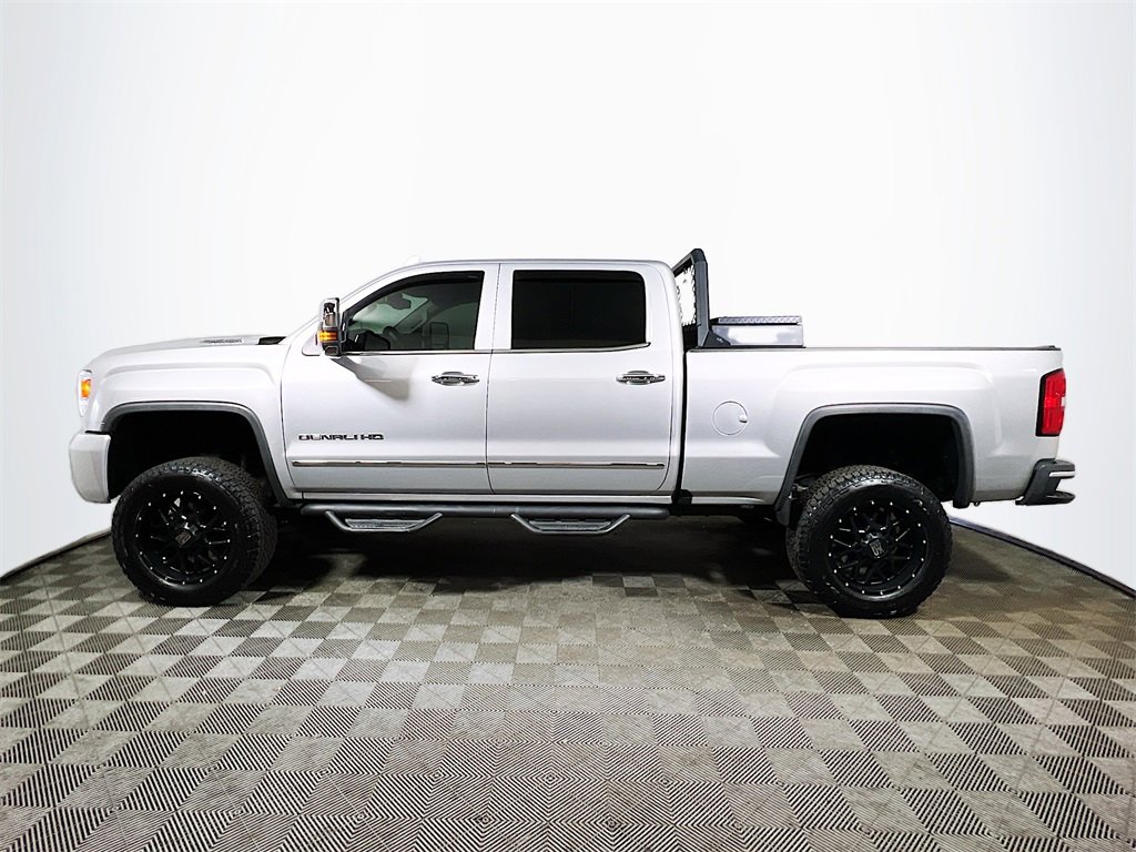 Used 2018 GMC Sierra 3500 Denali w/ Duramax Plus Package image 5