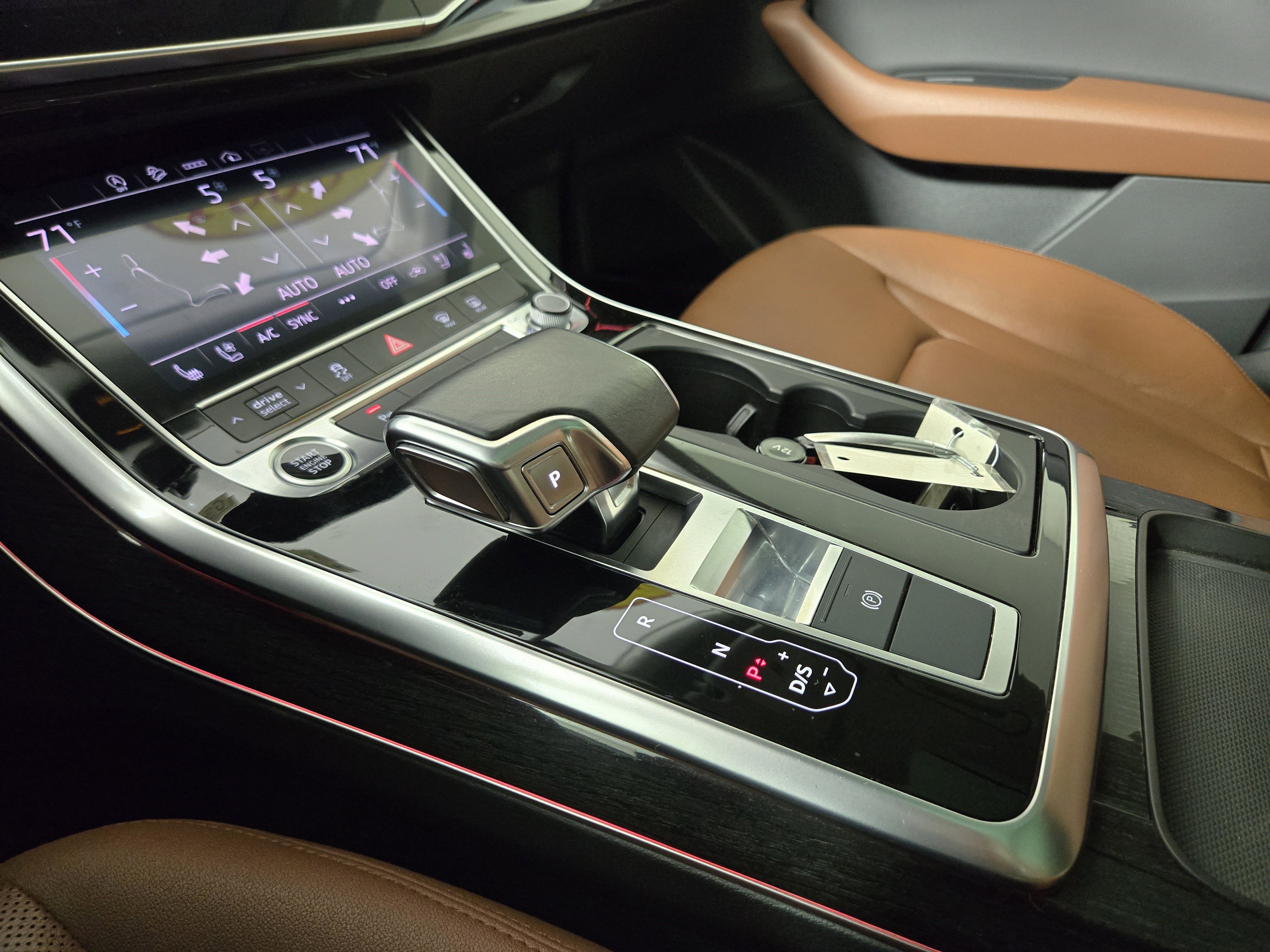 Used 2021 Audi Q8 Premium Plus w/ Premium Plus Package image 24