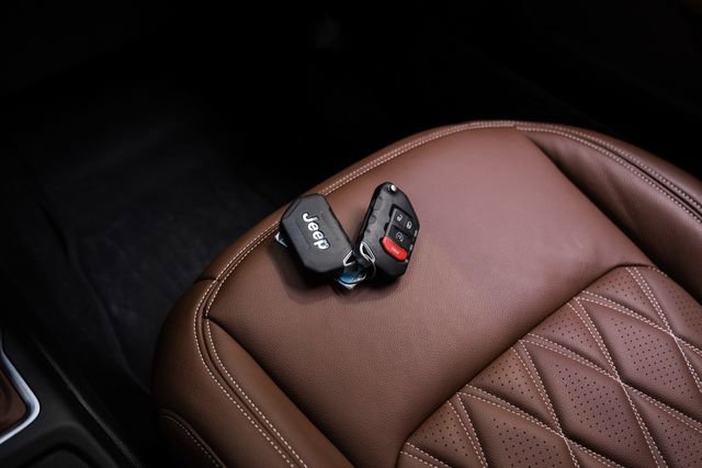 Used 2025 Jeep Gladiator Rubicon w/ Safety Group AWD/4WD image 97