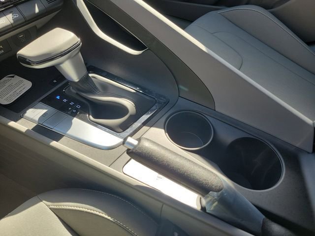 New 2026 Hyundai Elantra Sport FWD image 16