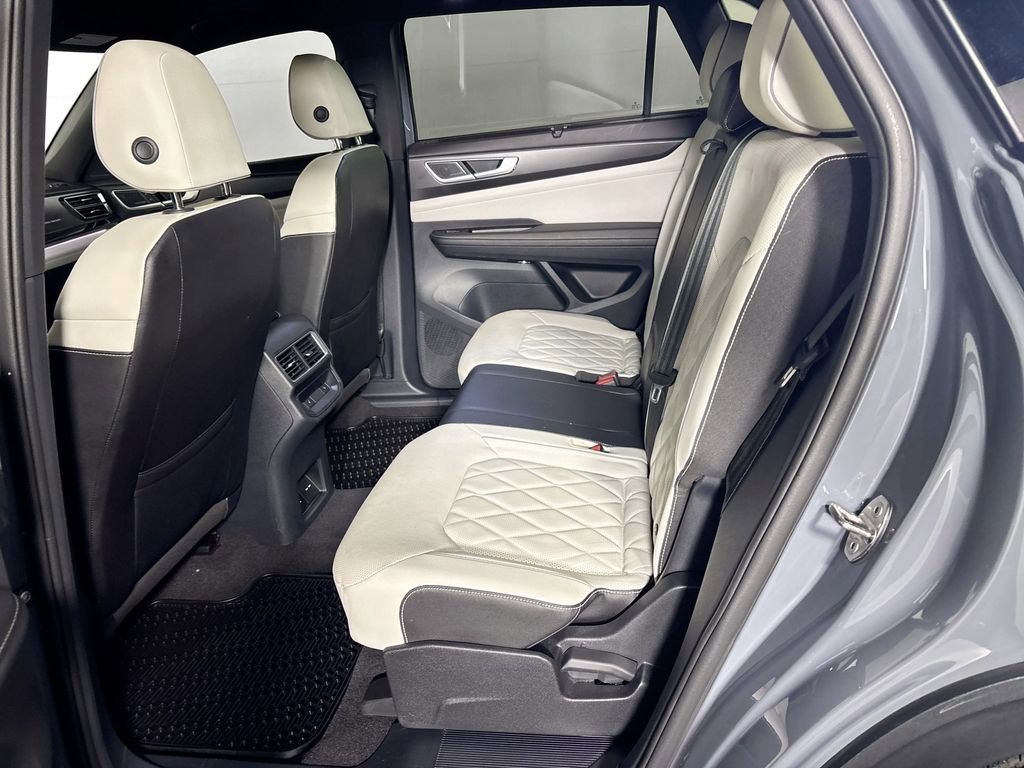 Certified 2024 Volkswagen Atlas Cross Sport SEL Premium R-Line image 21