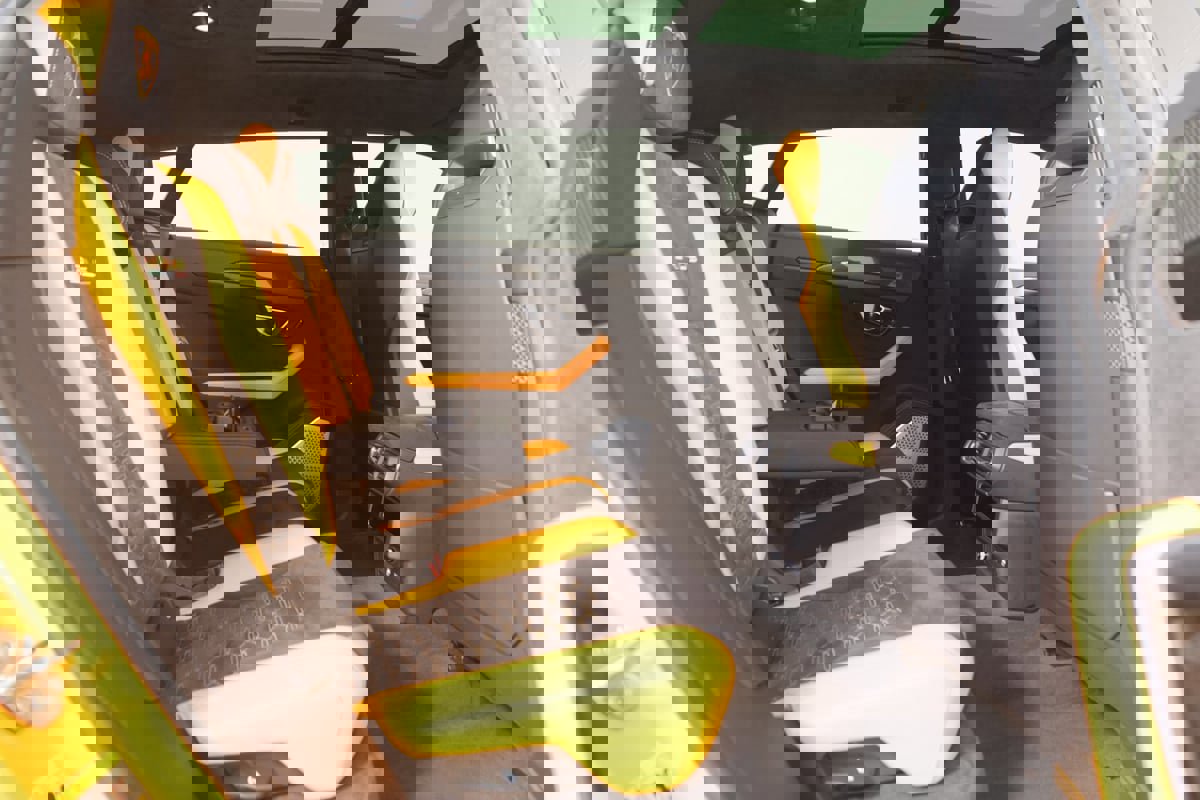 Used 2021 Lamborghini Urus image 18