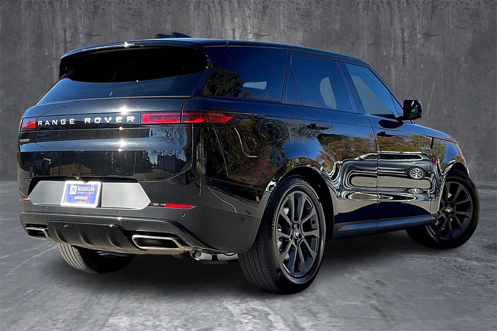 Used 2025 Land Rover Range Rover Sport image 6